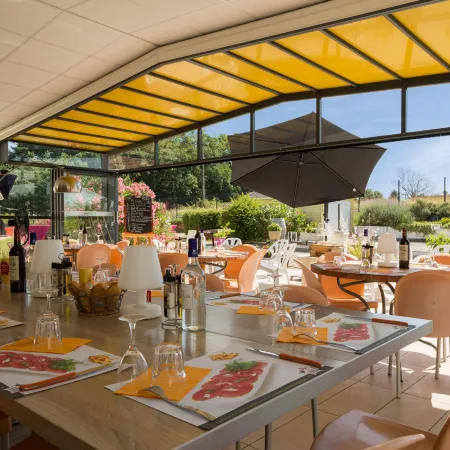 Logis Hôtel Corintel Bordeaux Est