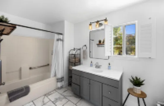 Happy Trails West Inn