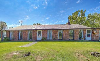 Hike & Fish: Rustic, Timeless Mckee Home w/ Yard