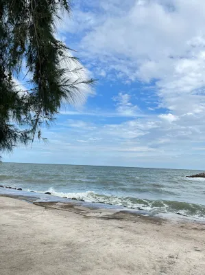 Cozy Beachside Retreat in Puek Tian, Thailand