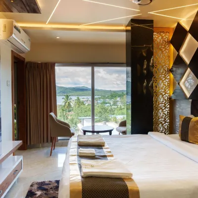 Olive Hotel and Suites Hotels near Phoenix Bay Jetty