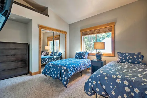 Truckee Escape w/ Hot Tub Near Ski Resorts - مسبح