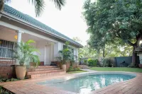 Livingstone Lodge - Pools