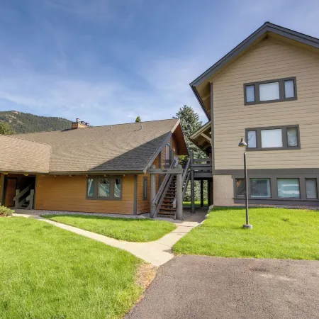 Cozy Condo Near Golf, 7 Mi to Big Sky Resort!