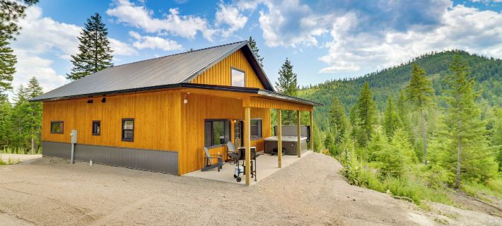 Modern Lakeside Cabin w/ Mountain Views & Hot Tub! Hotels in Flathead County