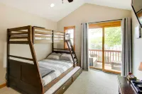 Laconia Home w/ Beach - 1/2 Mi to Weirs Beach - 3 étoiles