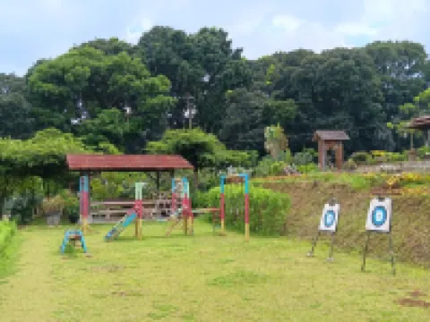 Kampung Halaman Villas Hotels in Cijeruk