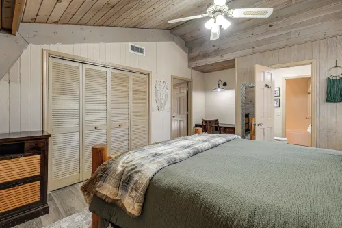 Hot Tub & Viewssquatchs Place' in Blairsville - balcony