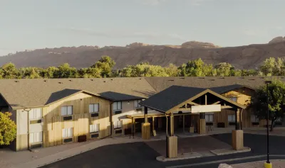 Slackline Moab, Outset Collection by Hilton Hotels in 