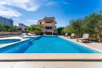 Villa Zlatni Dvori ZadarVillas - Biệt thự