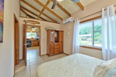 Entire Beach Villa, Pool, BBQ, Bikes, Paddleboards, Kayaks & Window Wall Porch Hotel di 