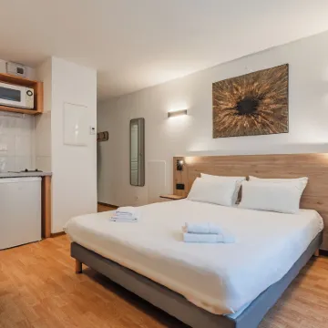 Residhotel Mulhouse Centre Hotels near Train City