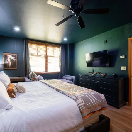 Premium Unit 1403 - Two Bedroom - Zephyr Mountain Lodge 2 Condo