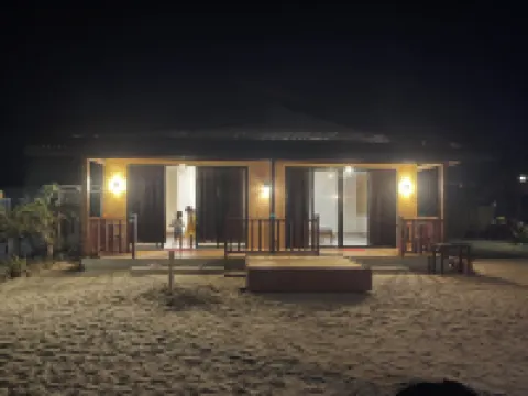 Akoya Beach Park & Cottages