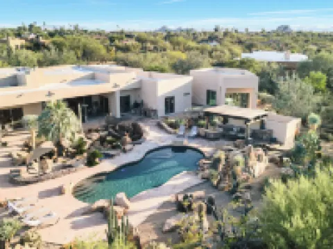 5bdr Oasis w/ Waterfall Pool, Hot Tub, Desert View Desert Cascase by Avantstay Hotels in Carefree