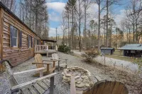 Rural Outdoor Oasis! Edgemont Cabin w/ Fire Pit - 3-Star