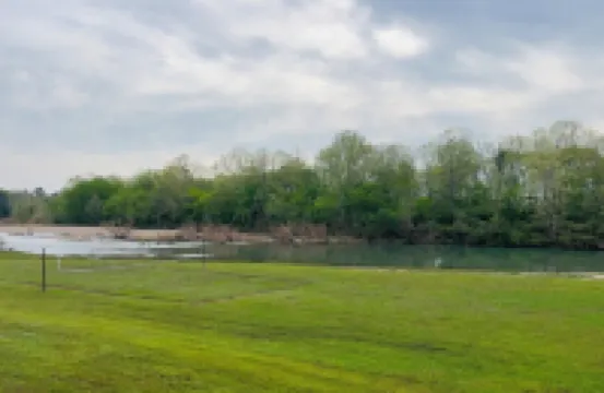 Crawford's Lookout a.k.a-CLO ~ Private RiverFront ~ Outdoor Entertainment Patio