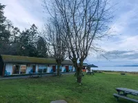 Sea Edge Motel Hotels in Parksville