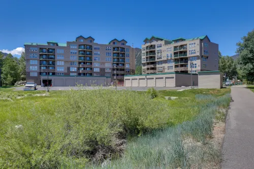 Cozy Frisco Condo 360 Mtn Views and Shared Hot Tub! - Parkering