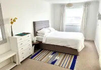 One bedroom 1st floor apartment with balcony and close to the beach and town