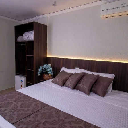 Rosa's Hotel