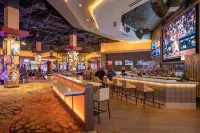 Derby City Gaming & Hotel - A Churchill Downs Property - bar