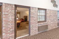 Eleven Boutique Hotel LLC - 2-Star