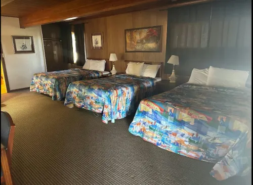Love Hotels Western Holiday by OYO at Harlan Lake NE