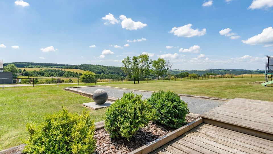 Beautiful, Luxury Home with Sauna, Hot Tub, Private Bathrooms