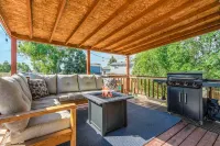 Family Vacation Home With Trampoline
