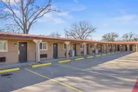 Western Inn by Capital O Cleburne TX - Parkering