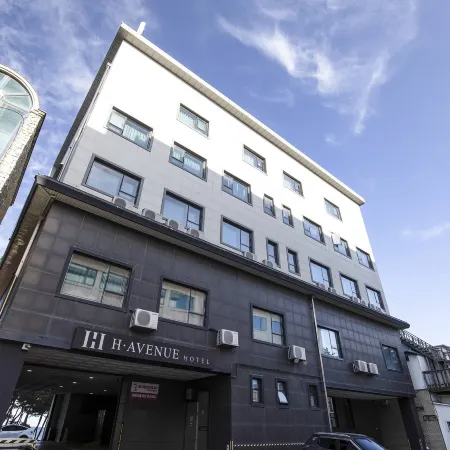 Gangneung Gyeongpo H Avenue Отели рядом с достопримечательностью «Пляж Канмун»