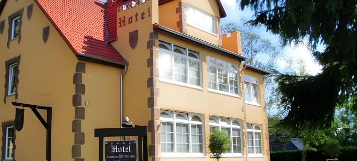 Ostsee-Rittergut-Rügen - BinzHotel & OrdensKapelle โรงแรมในบิ่นซ์