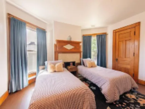 4-bedroom house in historic downtown Xenia w/WiFi, AC. Book your stay now!