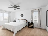 Nookside Grand Estate For 8 Hotels in Hamilton