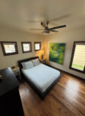 Perfect location! Downtown Beach & Ski Pad w/hot tub in the heart of Sandpoint.