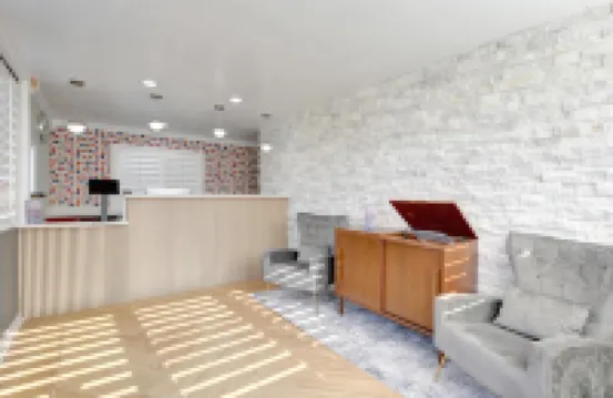 Signature Inn Medford Downtown - Newly Renovated