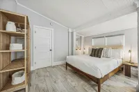Charming Studio Apartment E - Steps to Beach & Dining