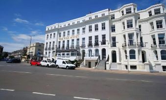 The Pier Hotel - Housity