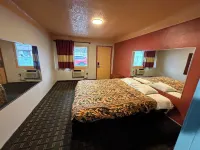 Deluxe Inn Motel