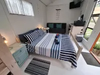 Petite Cottage Plett close to town - 3-Star
