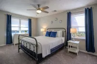 941 Pine Manor Family - Country Houses