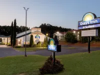 Days Inn & Suites by Wyndham Peachtree Corners/Norcross Hotels in Norcross