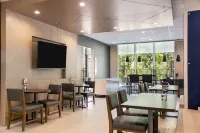 โรงแรม ฮอลิเดย์ อินน์ เอ็กซ์เพรส ซาวันนาห์ เกตเวย์ บาย IHG - พร้อมอาหารเช้า