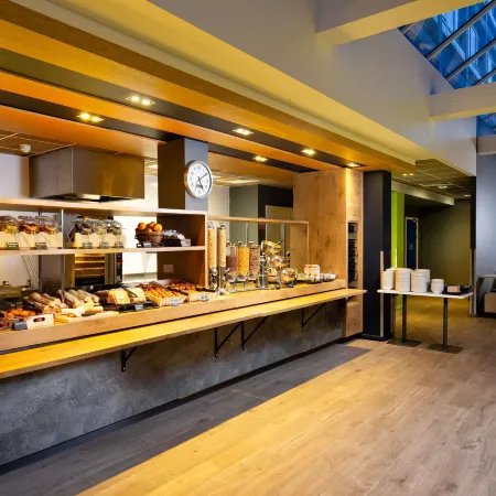 ibis budget London Whitechapel - Brick Lane Отели рядом с достопримечательностью «Здание центрального уголовного суда Олд-Бейли»