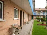 Knights Inn Lindsay