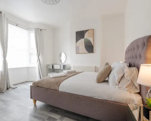 Newly Renovated 4BR House with lots of amenities Hotels in Bootle