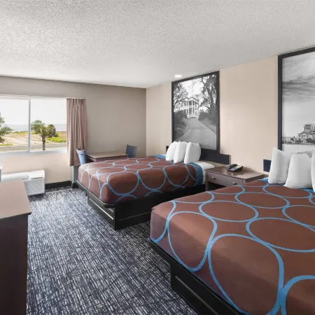 Super 8 by Wyndham Biloxi