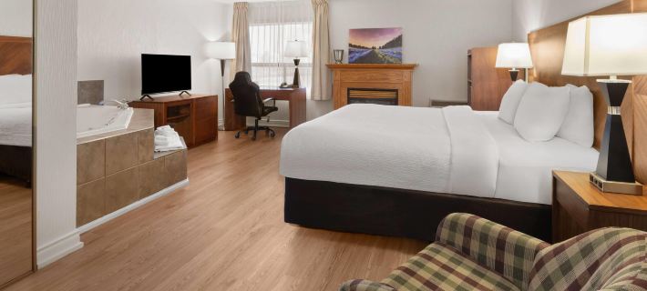 Ramada by Wyndham Arnprior Hotels in Renfrew County