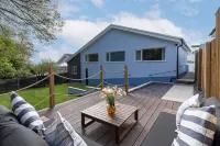 Bay View Cottage - Luxury Coastal Stay - 4-Star